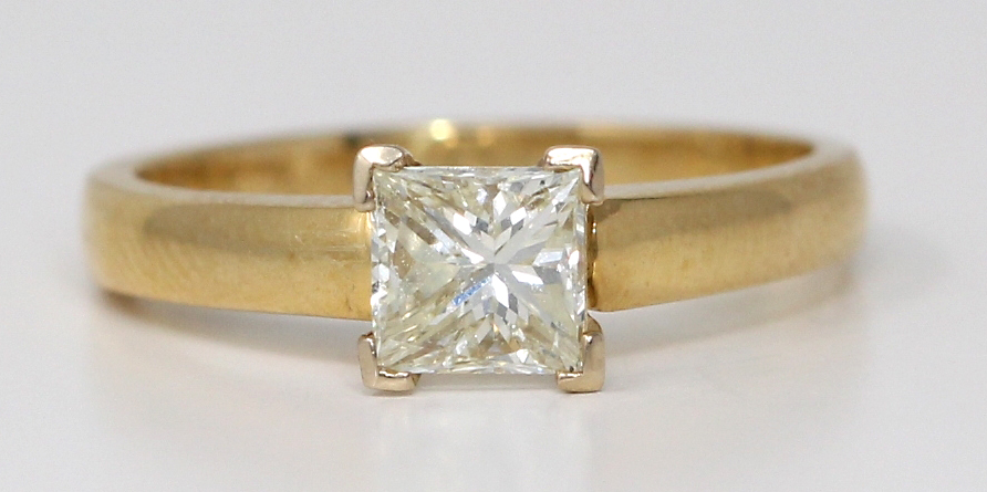 18k Yellow Gold Princess Cut Diamond Engagement Ring (1.02 Ct, M Color, VS2 Clarity