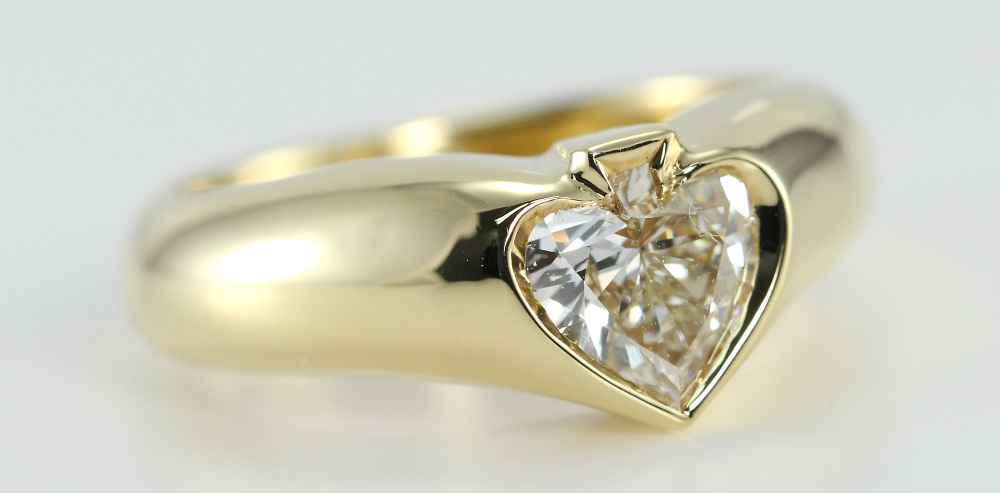 18k Yellow Gold Spade Cut Bezel Solitaire Diamond Engagement Ring