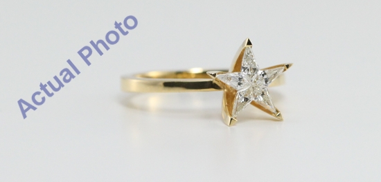 18k Yellow Gold Kite Cut Invisible Setting Multi Stone Star Shaped Diamond  Solitaire Engagement Ring (0.39 Ct, G Color, VS Clarity)