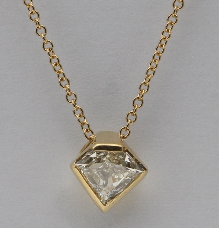 Bezel Diamond Necklace in Yellow Gold – www.igorman.com