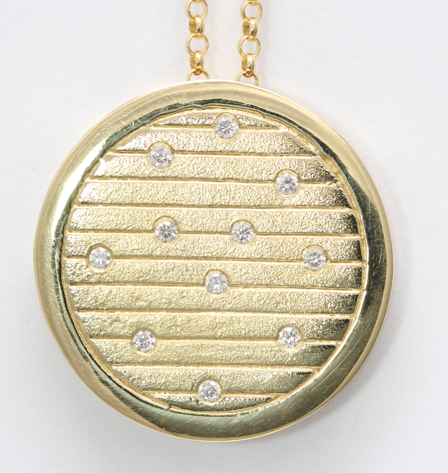 14k Yellow Gold Round Bezel 