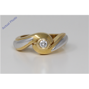 18k Two Tone Gold Round Bezel Setting Classic modern swirl two tone diamond engagement ring (0.15 Ct, H, VS)